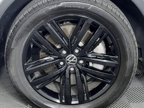 Used 2022 Volkswagen Tiguan SE R-Line AWD/4WD image 14
