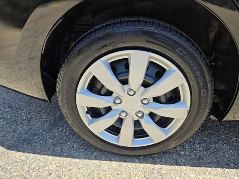 Used 2016 Toyota Corolla LE FWD image 40