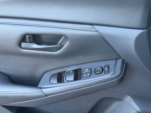 Certified 2025 Nissan Sentra S FWD image 25