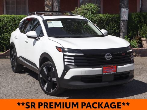 Used 2025 Nissan Kicks SR w/ SR Premium Package FWD image 2