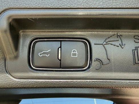 Used 2021 Ford Explorer Limited w/ Equipment Group 301A image 32