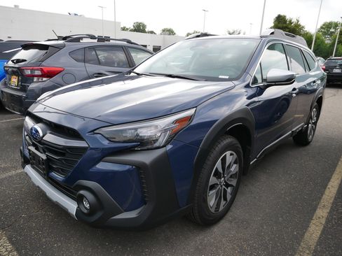 Used 2025 Subaru Outback Touring XT w/ Popular Package #2 AWD/4WD image 3