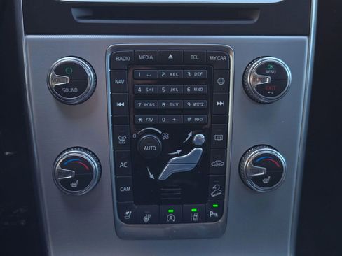 Used 2017 Volvo V60 T5 Cross Country Platinum w/ Climate Package image 28