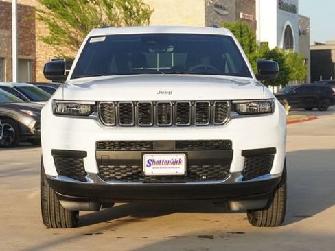 New 2026 Jeep Grand Cherokee L Laredo AWD/4WD image 2