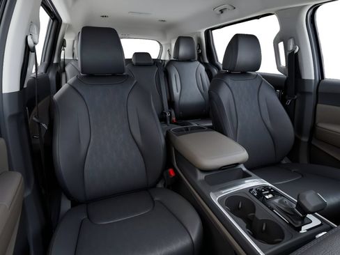New 2026 Kia Carnival EX FWD image 15