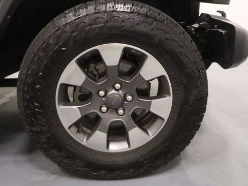 Certified 2018 Jeep Wrangler Unlimited Sahara AWD/4WD image 24