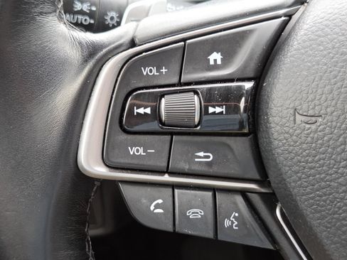 Used 2020 Honda Accord Touring image 11