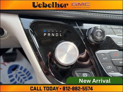 Used 2024 Chrysler Pacifica Limited image 34