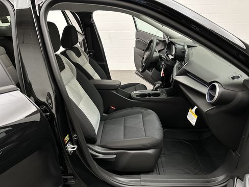 New 2026 Chevrolet Trax LS w/ LS Convenience Package FWD image 21
