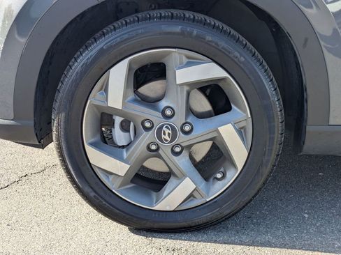 Certified 2025 Hyundai Venue Limited image 9