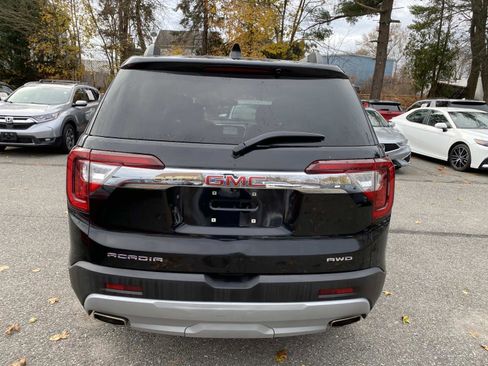 Used 2023 GMC Acadia SLT image 4