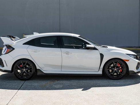 Used 2017 Honda Civic Type R image 7