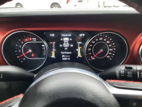 Used 2021 Jeep Wrangler Unlimited Rubicon image 10