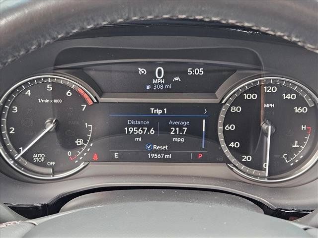 Used 2025 Cadillac XT6 Luxury FWD image 10