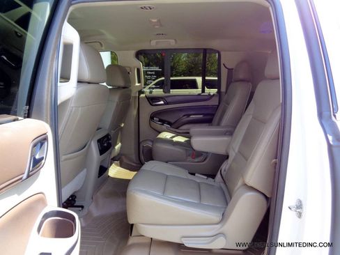 Used 2019 Chevrolet Suburban LT AWD/4WD image 20