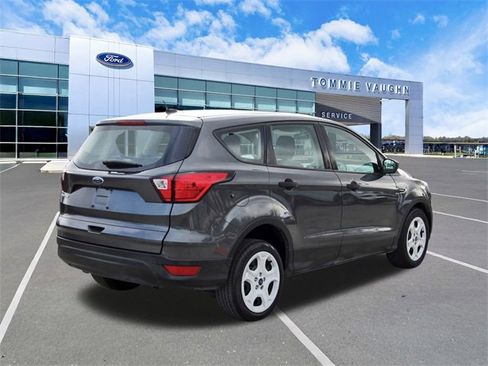 Used 2019 Ford Escape S image 4