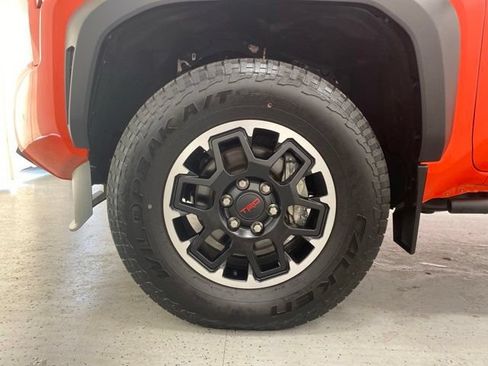 Used 2024 Toyota Tacoma TRD Off-Road w/ TRD Off Road Premium Package AWD/4WD image 9