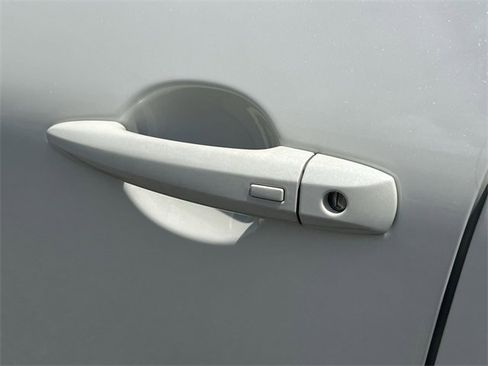 Certified 2023 Nissan Rogue SV image 29