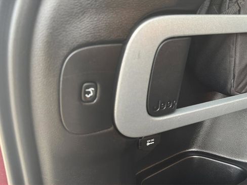 Used 2015 Jeep Cherokee Trailhawk w/ Comfort/Convenience Group image 25