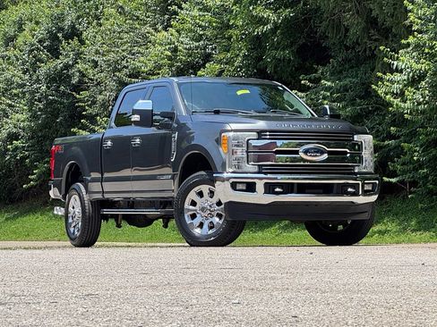 Used 2017 Ford F250 Lariat w/ Chrome Package AWD/4WD image 2