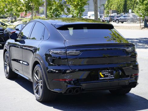 Used 2021 Porsche Cayenne GTS image 11