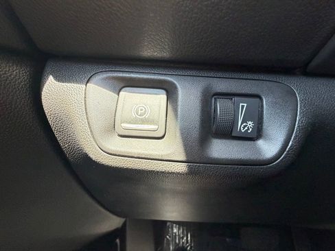 Used 2023 GMC Acadia SLE FWD image 17