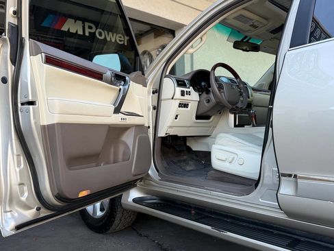 Used 2011 Lexus GX 460 Premium AWD/4WD image 43