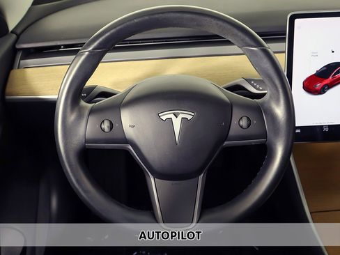 Used 2018 Tesla Model 3 Long Range image 3