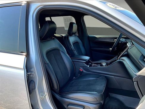 Used 2023 Jeep Grand Cherokee Altitude AWD/4WD image 31
