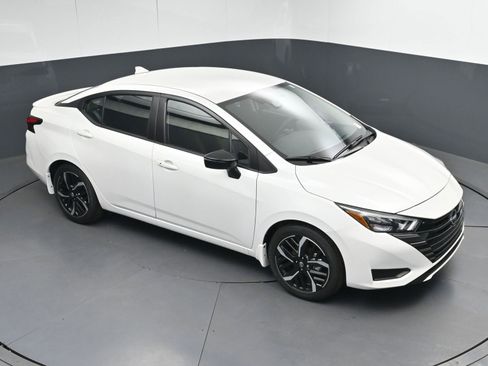 New 2025 Nissan Versa SR w/ Trunk Package image 30