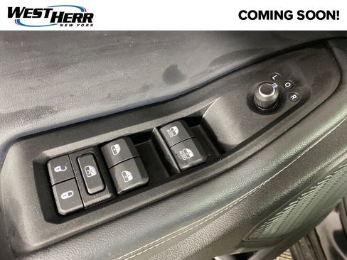 Used 2024 Jeep Grand Cherokee Limited image 12