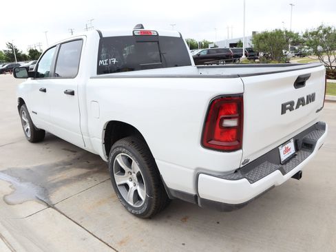 New 2026 RAM 1500 Express AWD/4WD image 22