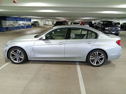Used 2017 BMW 330e RWD image 8