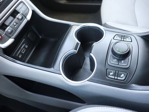 Used 2023 GMC Terrain SLT FWD image 17