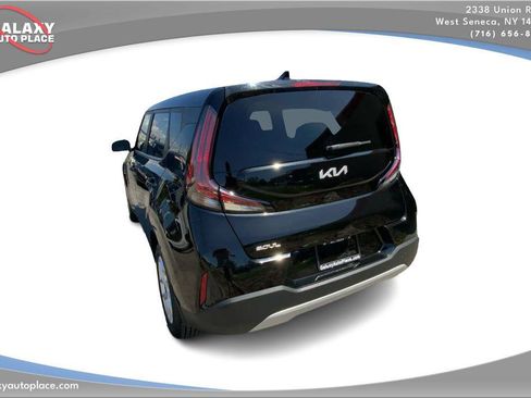 Used 2023 Kia Soul LX w/ Option Group 015 FWD image 7