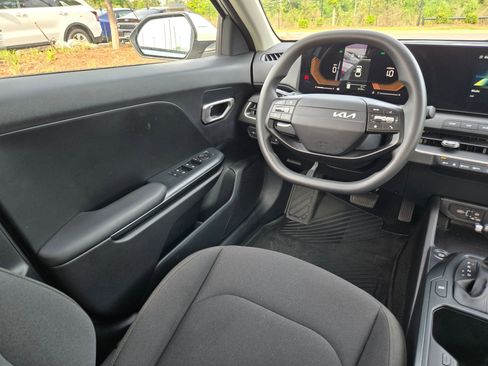 New 2026 Kia K4 LX image 9