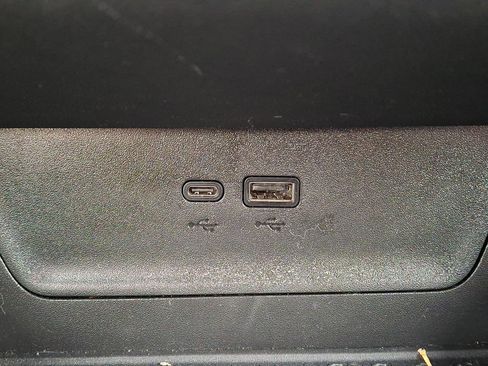 Used 2025 Chevrolet Equinox LT w/ Convenience Package II image 23