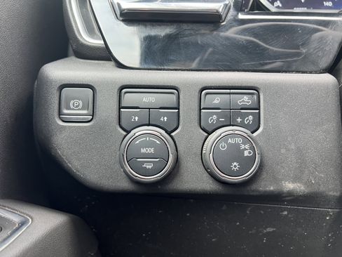 Used 2022 Chevrolet Silverado 1500 LT w/ Safety Package image 20