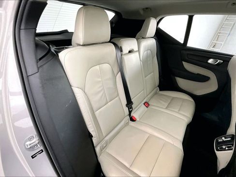 Certified 2023 Volvo XC40 B5 Plus image 36