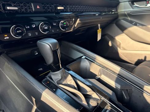 Used 2025 Honda Accord Sport image 18