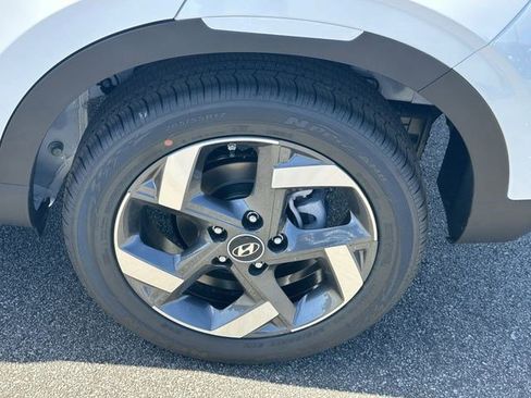 Used 2026 Hyundai Venue SEL image 20
