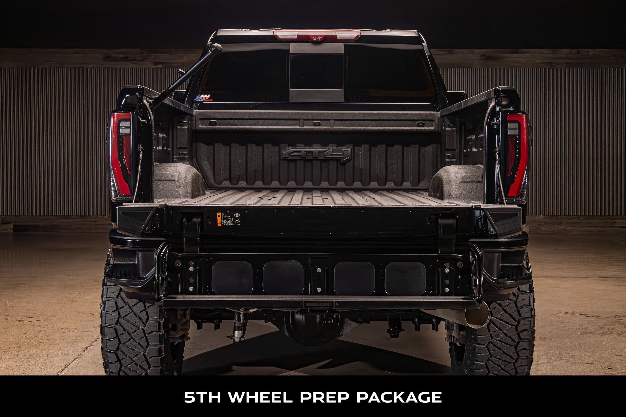 Used 2024 GMC Sierra 2500 AT4 w/ AT4 Premium Plus Package AWD/4WD image 9