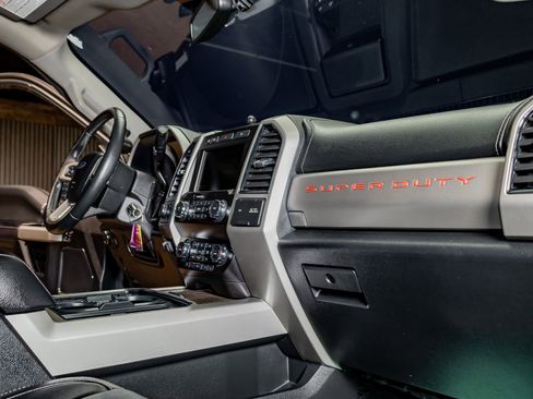 Used 2021 Ford F250 Lariat image 18