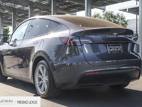 Used 2023 Tesla Model Y Long Range AWD/4WD image 4