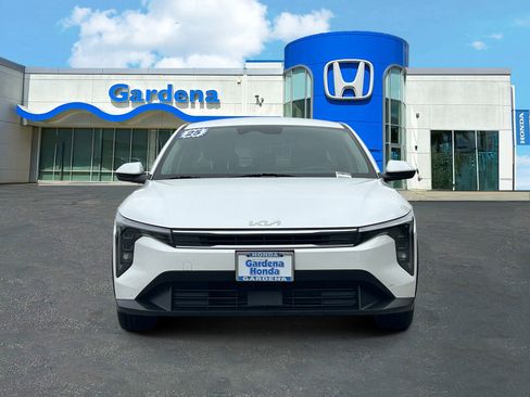 Used 2025 Kia K4 FWD image 2
