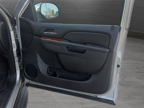 Used 2012 GMC Yukon SLT w/ Regional Value Package image 18