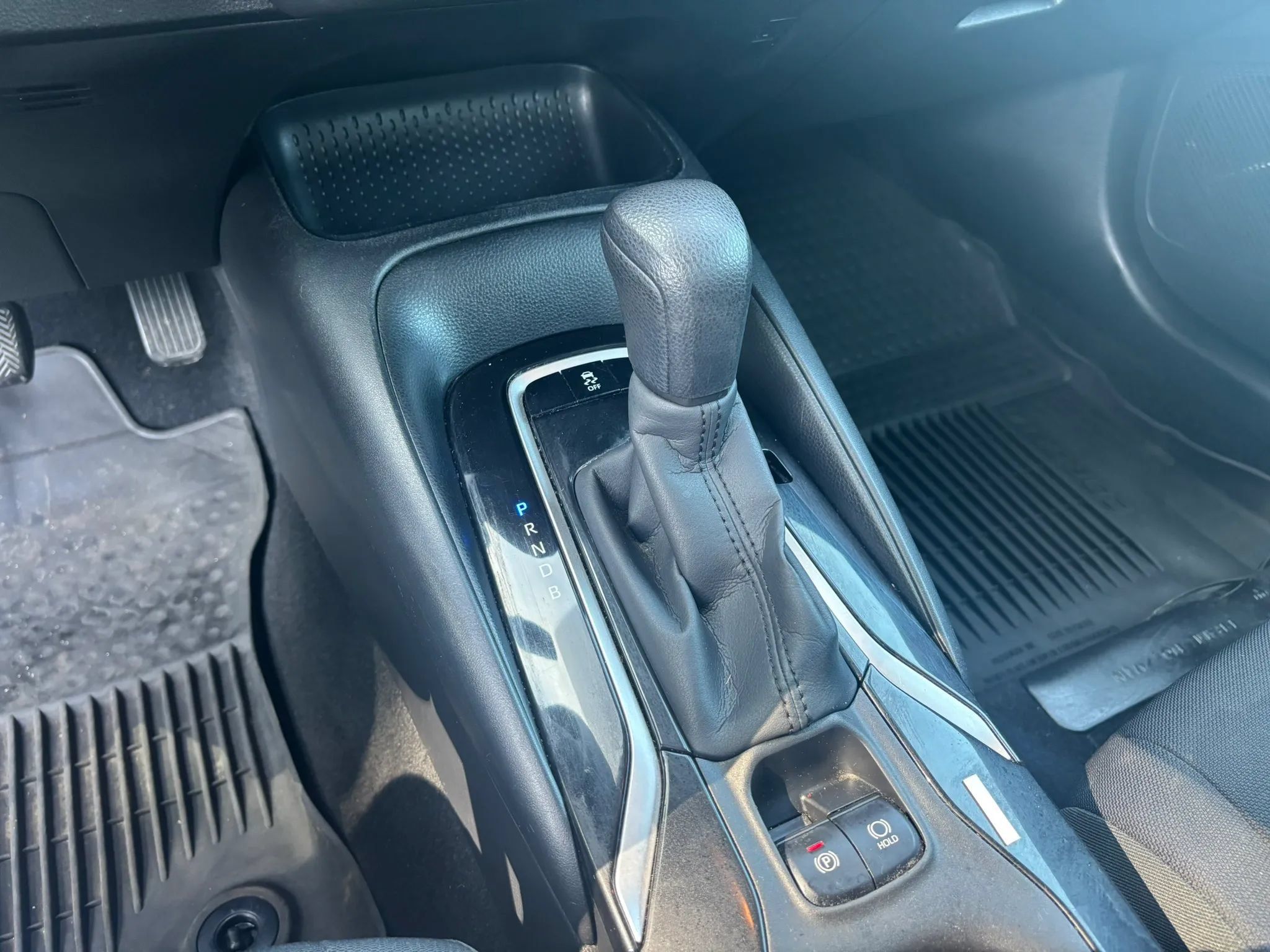 Used 2022 Toyota Corolla LE FWD image 17