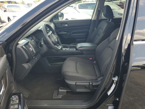 Used 2022 Nissan Pathfinder S FWD image 12