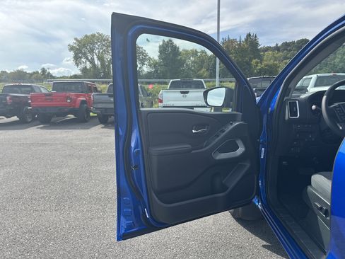 New 2026 Nissan Frontier SV w/ SV Convenience Package image 10