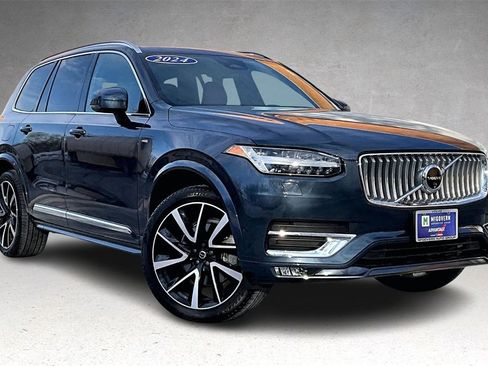 Used 2024 Volvo XC90 B6 Ultimate w/ Protection Package Premier image 3